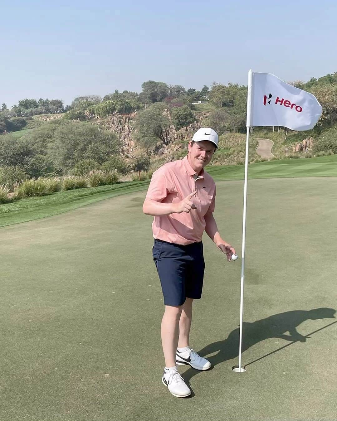 ロバート・マッキンタイアのインスタグラム：「16th today…265 yards 4 iron☝🏻#HIO2023」