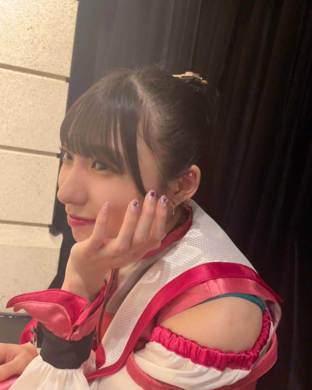 のインスタグラム：「みて！ネイル変えたの！お気に入り💅🏻💖🎀🪩」