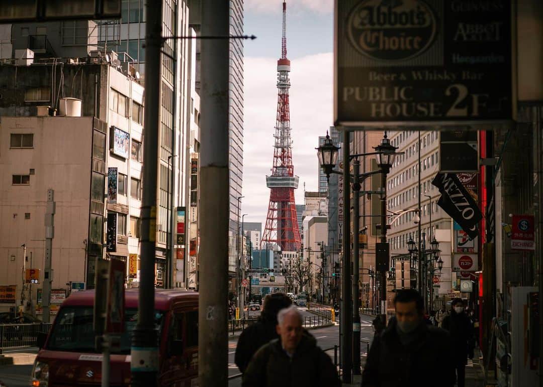 羽坂譲人のインスタグラム：「Past these weeks #everyday  . . . . . #myleicaphoto #myleicajourney  #leicam10preporter #leicam10p #leicam10d #throughyourleica #summicron35mm6element #lensculture #lfimagazine #worldviewmag #life_is_street #toneception #f22bestphoto #spicollective #forthetones #myspc #tspf #throughyourleica #leicagram #leica_world #leica_society #leicacommunity #leica #leicacamera  #leicamag #summicron35 #photocinematica #35mm #summicron50 #myleicacompanion」