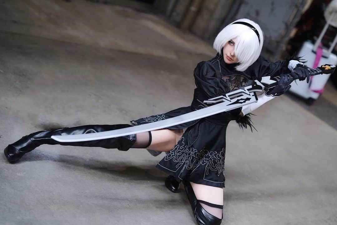 Lizのインスタグラム：「これは戦えそうな2B #2B #2bcosplay #nierautomata #nierautomatacosplay #cosplay #cosplayer #cosplayergirl #gamer #gamergirl #streamer #コスプレ #ニーアオートマタ #コスプレイヤー #配信者 #ストリーマー #ゲーマー女子」