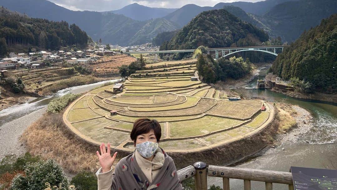 小谷あゆみさんのインスタグラム写真 - (小谷あゆみInstagram)「#日本農業遺産　 訪ねる旅3日目〜 #聖地高野山を支える有田川上流域の農業システム #つなぐ棚田遺産 #あらぎ島 #沼の棚田」2月21日 22時19分 - vegeanaayu