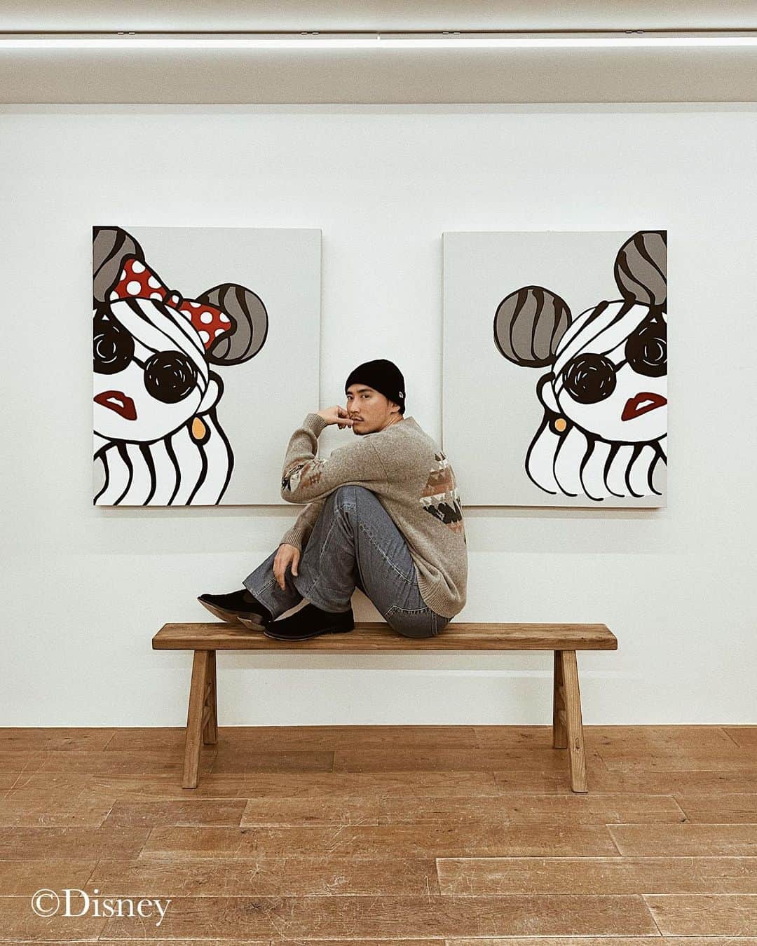 のインスタグラム：「MODERATION DAICHI MIURA ART EXHIBITION    今回の阪急うめだ本店で行われる個展の2/22(wed)-2/28(tue)1階コトコトステージでは、ディズニーキャラクターからインスパイアされたファッションを身に纏った女の子DiDi La Chignonのアートが展示販売されます！  お楽しみに！」