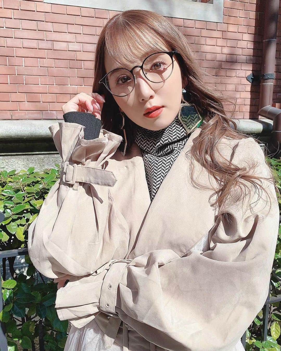 友田彩也香のインスタグラム：「メガネ似合うかな…？🤓🌸 ⁡ ㊙️撮影でした😁✌️ 情報解禁楽しみに待っててね💭 ⁡ ⁡ #インスタグラビア #instagravure #Japanese #japanesegirl  #asian #asiangirl #asianwoman #asianstyle #sexy #body #photo #gravure #shooting #photographer #ootd #glasses #Springcoat  #official #follow #followme」