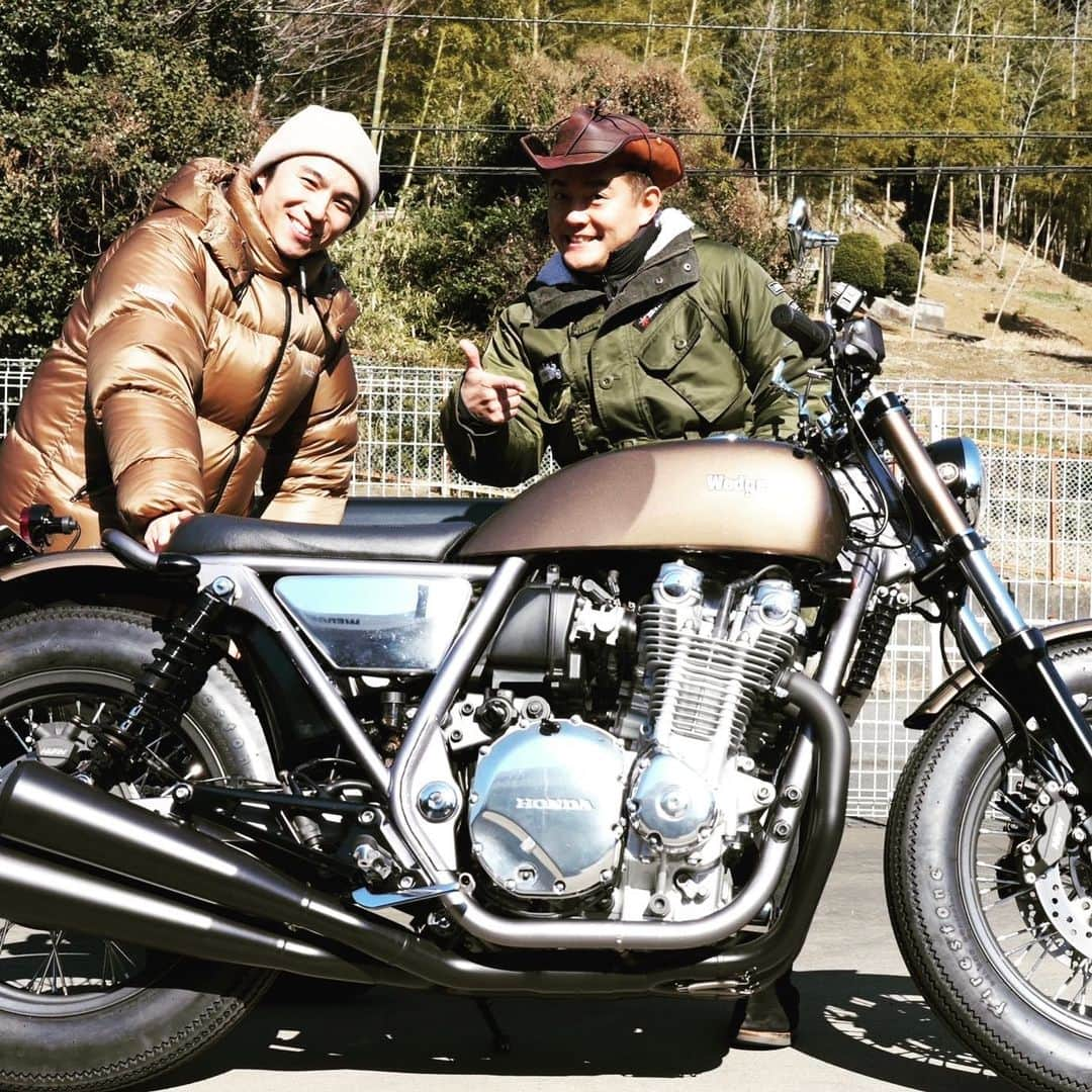 中尾明慶さんのインスタグラム写真 - (中尾明慶Instagram)「歳の離れたお友達のバイク #cb1100 #honda  #ハンバーグブラウン」2月21日 22時39分 - akiyoshi0630nakao