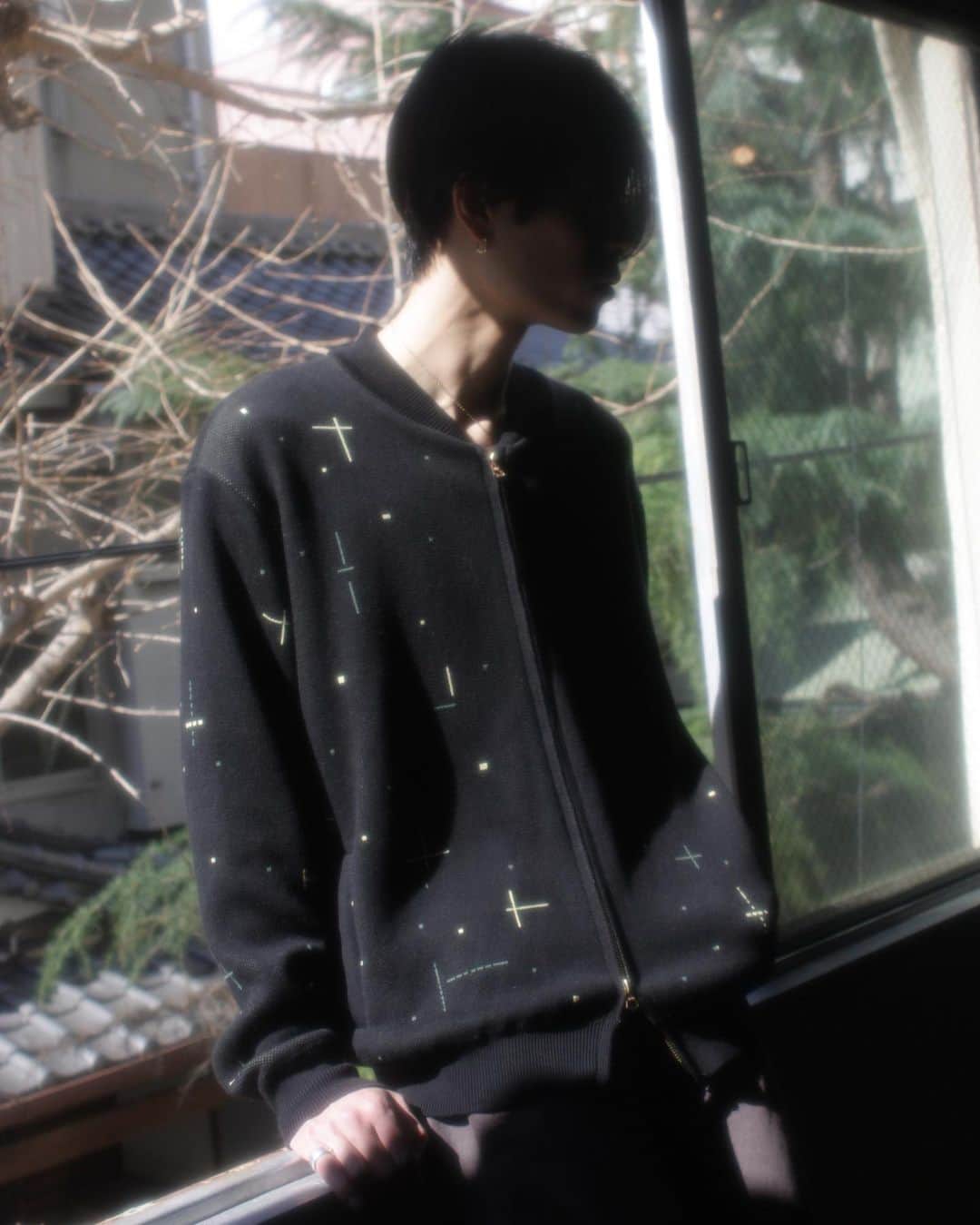 田口隼人のインスタグラム：「@steaf_official  STEAFからSS23の1stデリバリー。 前シーズンご好評頂いたニットアイテムが届きました！ 今シーズンは温度調整機能や香りを纏った特殊な糸が使用されており、デザイン＋αで楽しめます👌  #falman  #steaf」