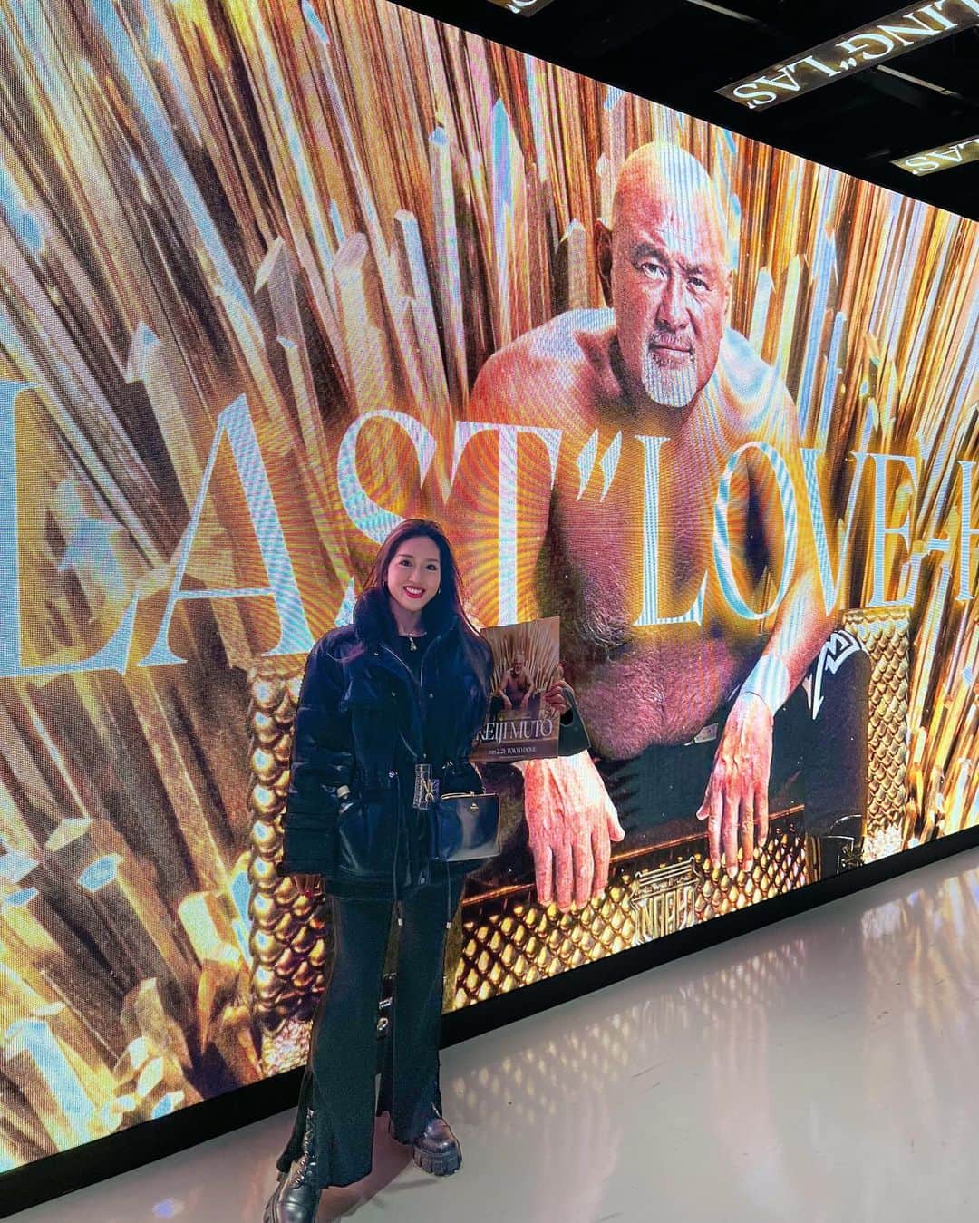 Azusaのインスタグラム：「武藤敬司の引退試合観に行ってきました🔥 ⁡ プロレス界を39年間引っ張ってきて、一つのことを極めて、心からやり切った！悲しくない！と言って清々しく明るい表情で語る武藤さんが最高でした！ ⁡ 39年間も一つのことに夢中になってやり抜く姿は多くの人に感動や勇気を与えていて心の底からかっこいい生き方だなーと思うのです。 ⁡ 私もこれから人生のいろんなことを一生懸命にやり切りたいと思います！ ビキニ競技を始め、家族や友人、趣味も含めて人生をもっとさらに豊かにして行きたいと思わされました！ ⁡ たくさんの感動をありがとうございました！ ⁡ ⁡ #workout#fitness#fitnessbikini#bikinifitness#fitnessmotivation#personaltrainer#fitgirl#筋トレ女子#パーソナルトレーナー#ボディメイク女子#ボディメイク#武藤敬司#武藤敬司引退試合#東京ドーム」