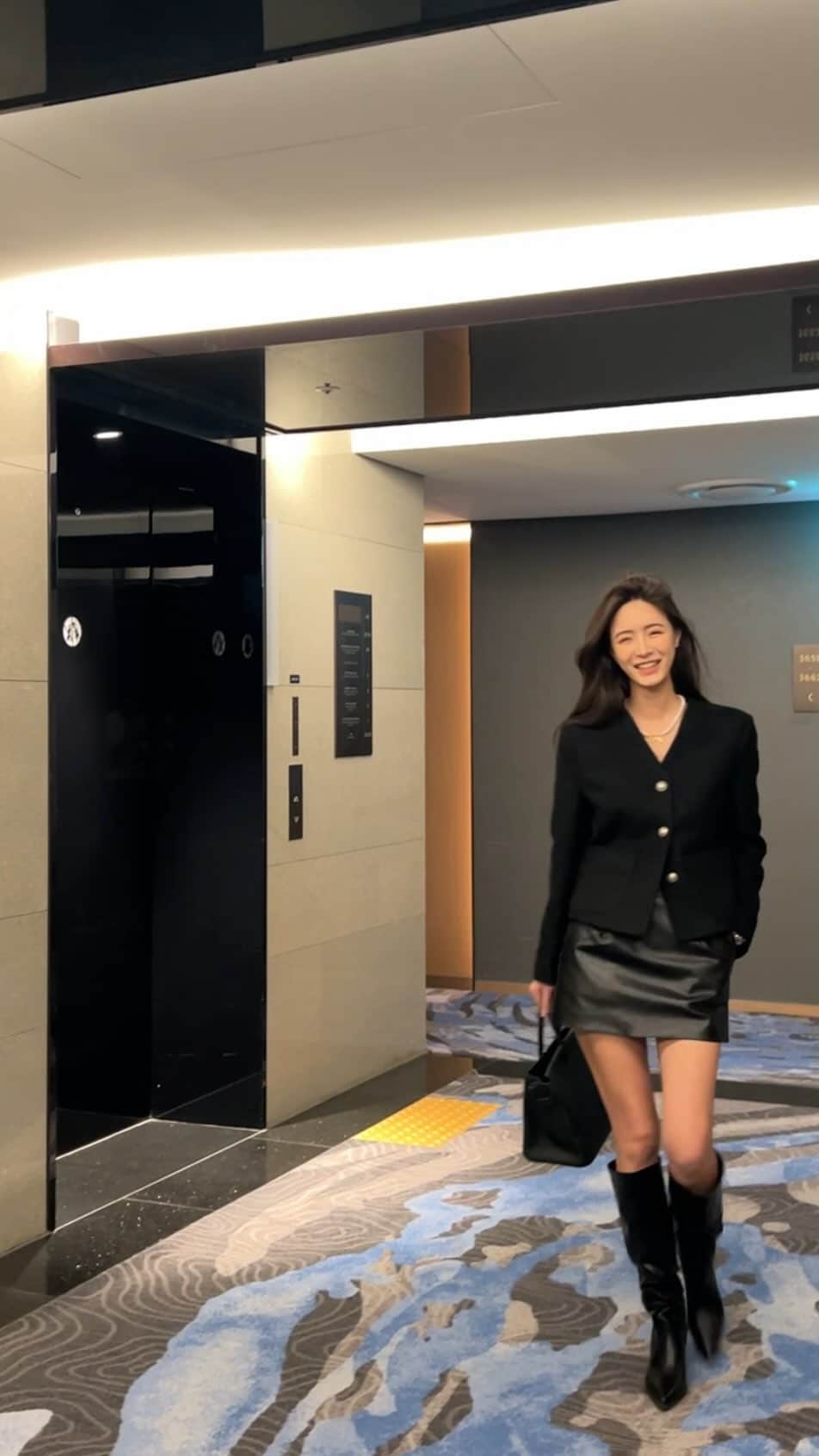 キム・ボラムのインスタグラム：「상황극하다 어찌나 놀랐는지 😗 #르라미」