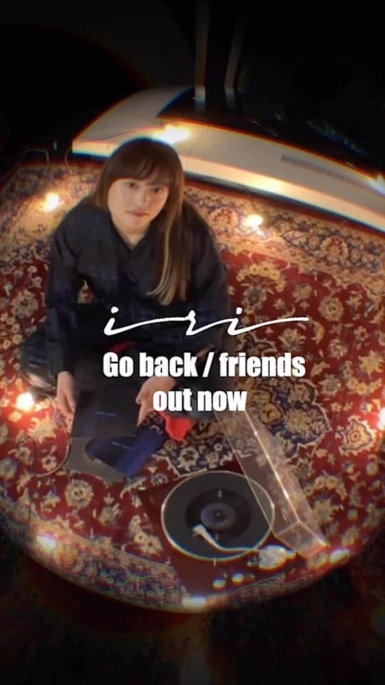 iriのインスタグラム：「新曲「Go back」が配信リリースされました！ 大好きな @edbledbl  @kazuki_isogai と制作しました！ぜひ聴いてください🔥 https://jvcmusic.lnk.to/goback_friends」