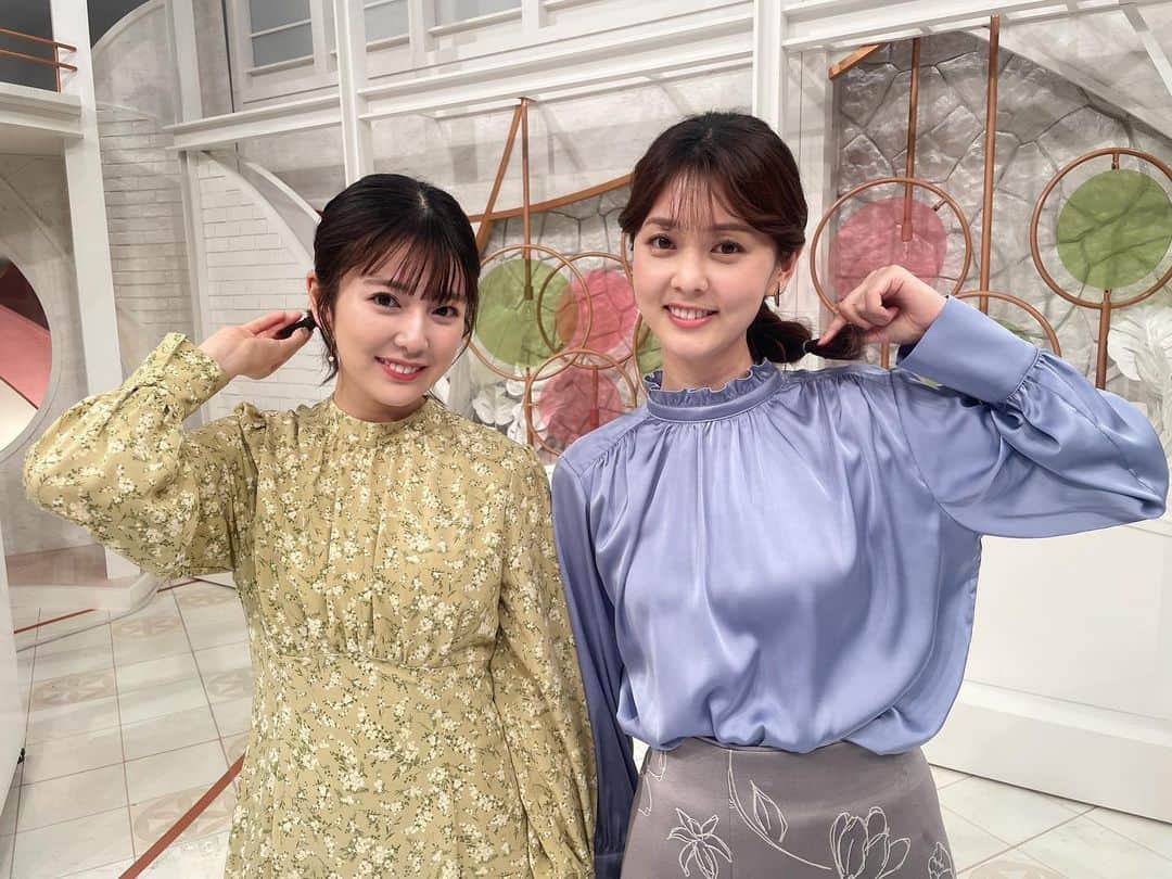のインスタグラム：「明日は風は弱まりますが真冬の寒さは続きます🧣どうかしっかりと防寒を🧣  そして今日は梨那さんと髪型がおそろいでした💇‍♀️ わたしは髪が短いので、ぴょいんぴょいんのひとつ結びです🐴  #newszero」