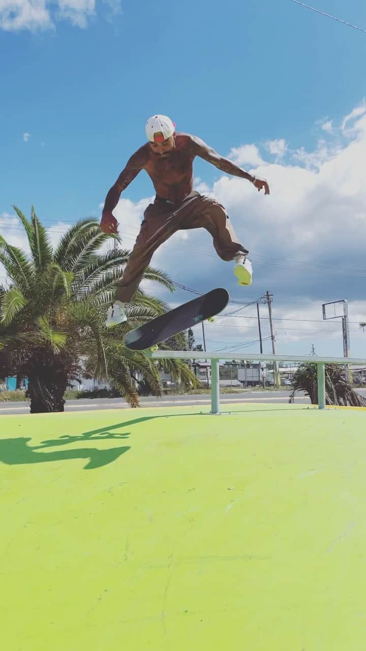 マニー・サンティアゴのインスタグラム：「👦🏽👑 🎥: @christiana.means」