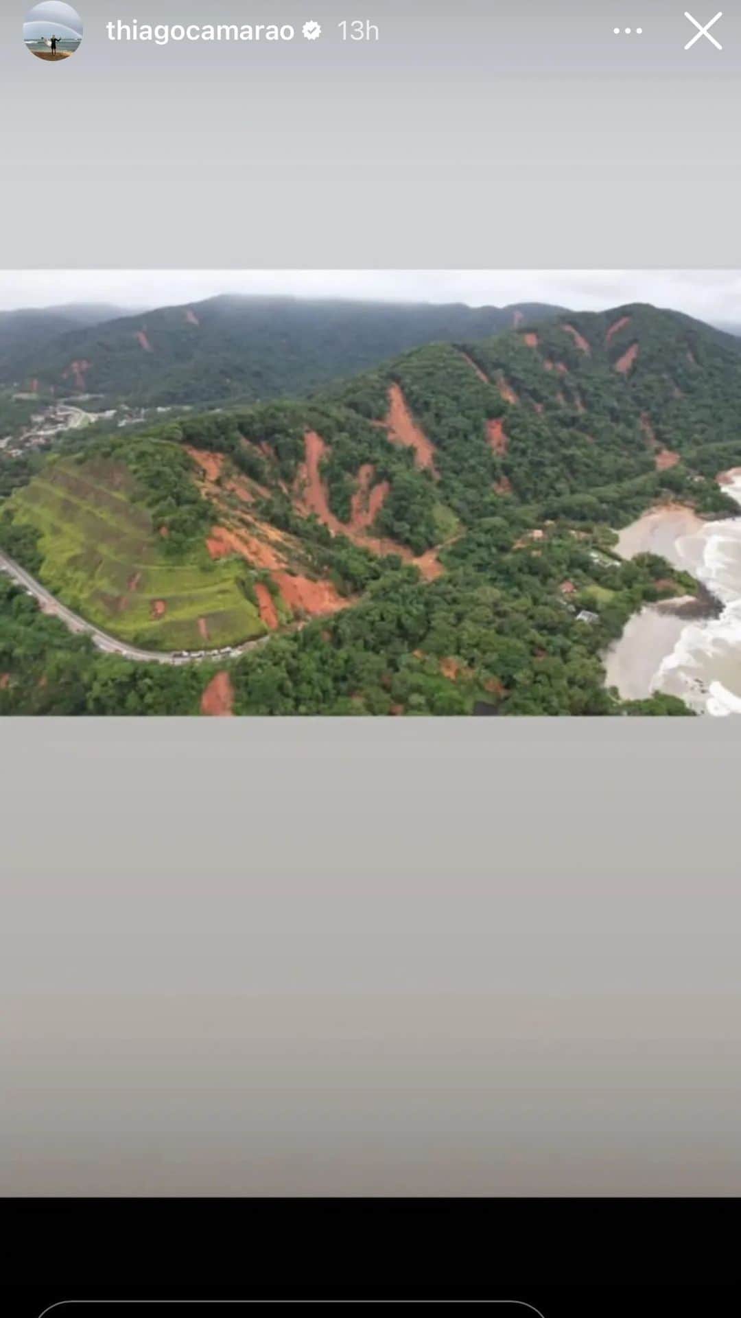フィリッペ・トレドのインスタグラム：「LITORAL NORTE PRECISA DE AJUDA!  Vamos compartilhar 🤙🏽🙏🏽 Deus abençoe a todos ❤️」