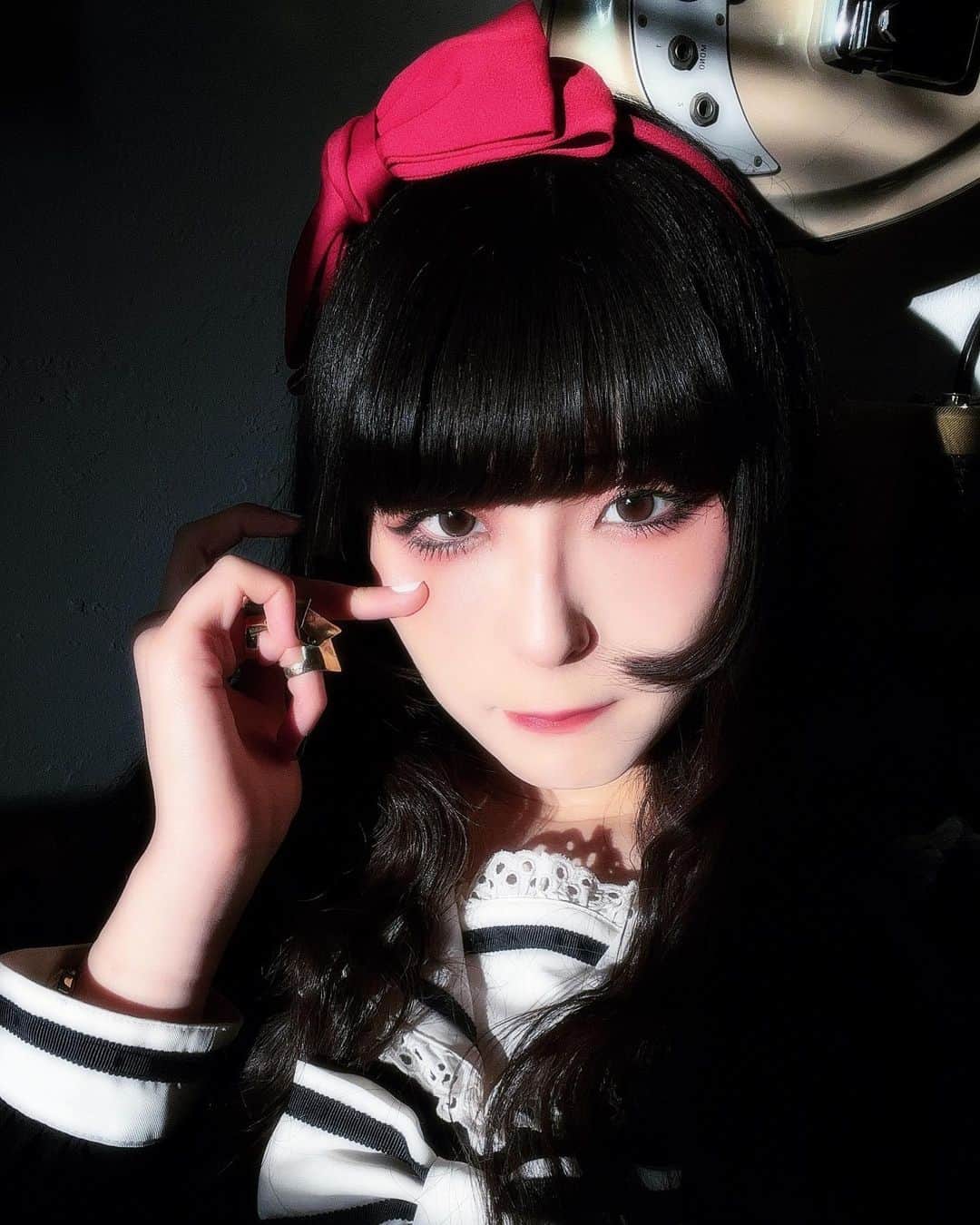 のインスタグラム：「:)」