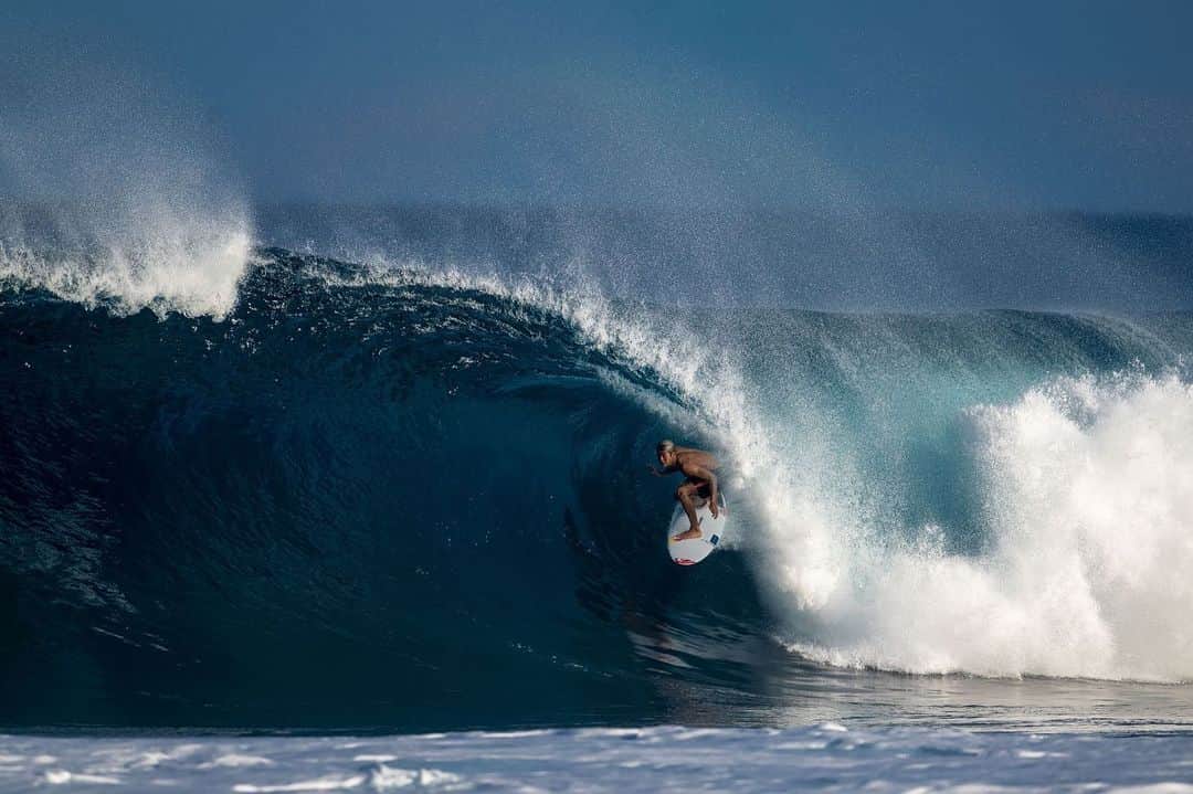 五十嵐カノアのインスタグラム：「Thank you Hawaii for another great winter! A tricky start to the year but I’m excited for the challenge coming up. @tallteef」