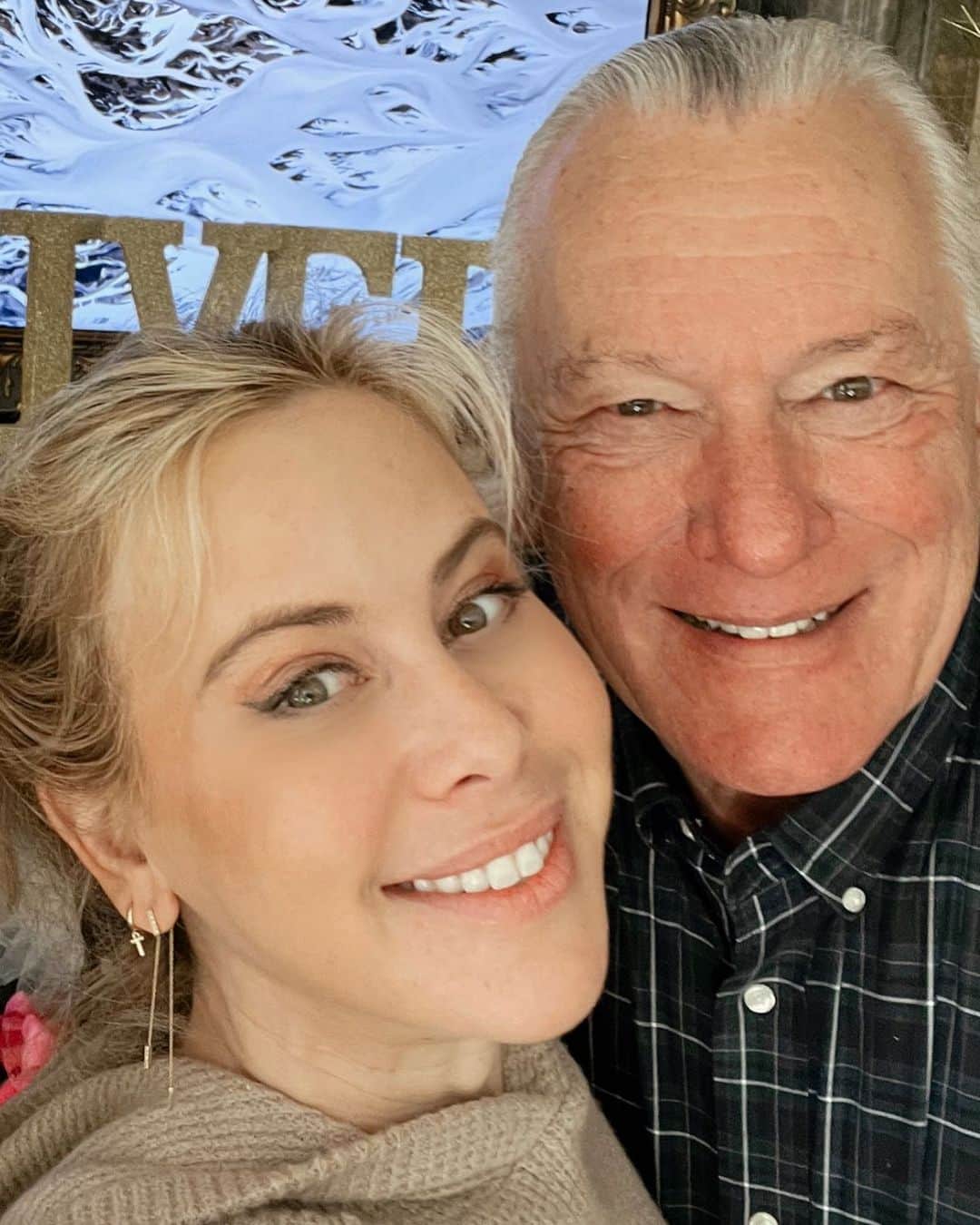 タラ・リピンスキーのインスタグラム：「Happy Birthday to the best Dad out there. Im so grateful and proud that I get to call him my dad. Captain Jack always steering me in the right direction. ⚓️」