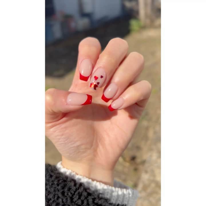 山下莉奈のインスタグラム：「❤️❤️❤️  @esnail_japan @ellenail_shibuya  #esnail_shibuya」