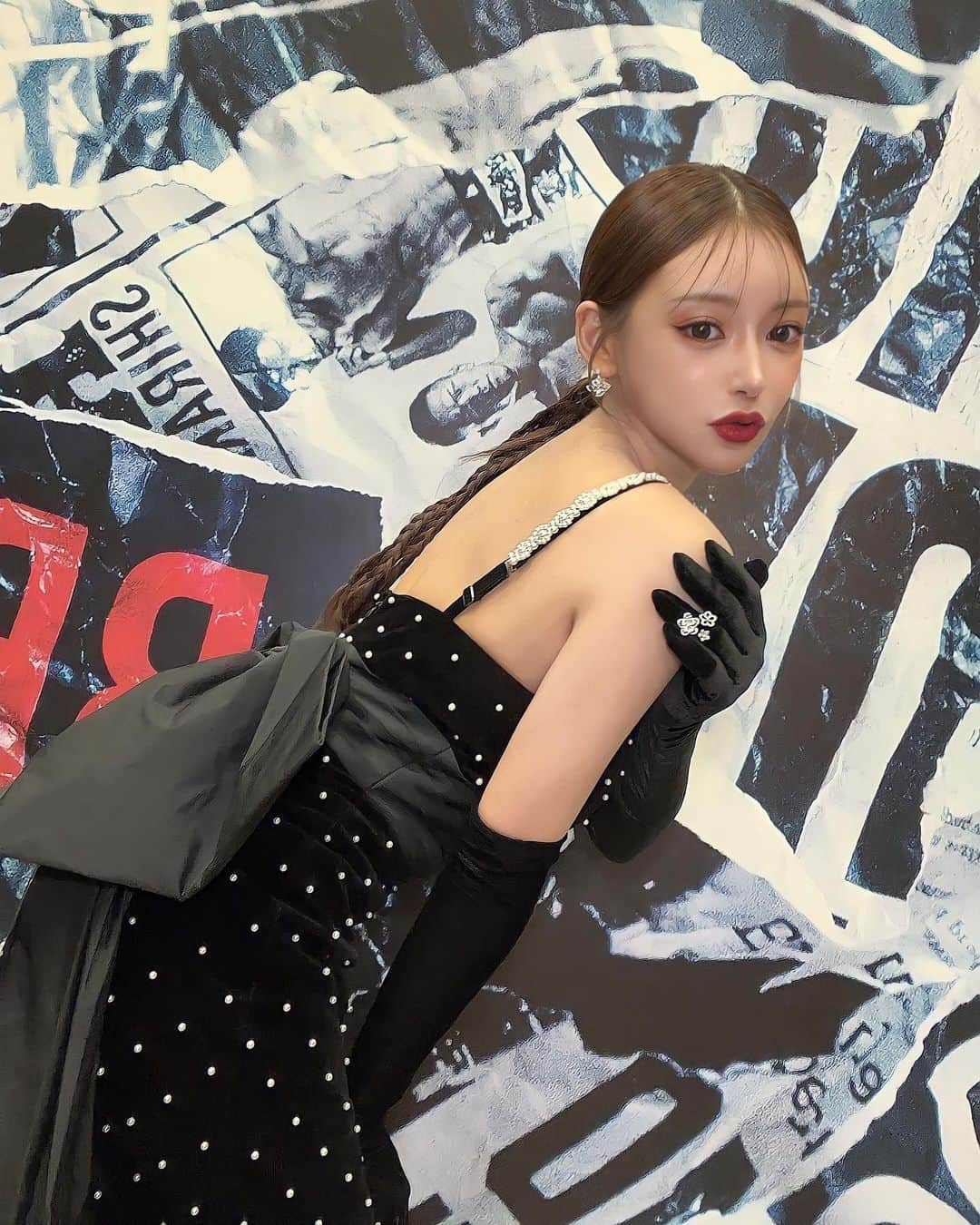 明日花キララのインスタグラム：「ブレイキングダウン7 5からお仕事させてもらってますが、どんどんレベルが上がっていて全試合凄くかっこいい1分でした！！  今回幕張メッセで開催されブレイキングダウンの勢いを感じ、今後更に海外展開などどんどん大きくなっていくのがとても楽しみで目が離せません👊🏻」