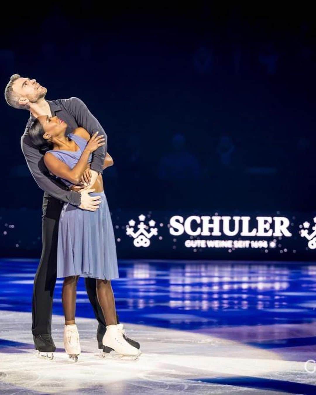 ヴァネッサ・ジェームスのインスタグラム：「Just a few more beautifully captured moments! 🥰」