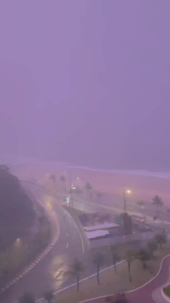 マルセロ・メロのインスタグラム：「Olha esta tempestade hoje aqui no Rio de Janeiro ⛈️😱🫣 @rioopenoficial #riodejaneiro」