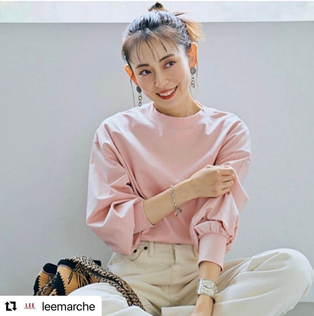 のインスタグラム：「⁡ ⁡ スタイリスト  @ishigamimitsue さんと 12closetのコラボ商品。 ⁡ 今回も素敵がいっぱい！ ⁡ @magazinelee  @leemarche  ⁡ #2023ss  #fashion」
