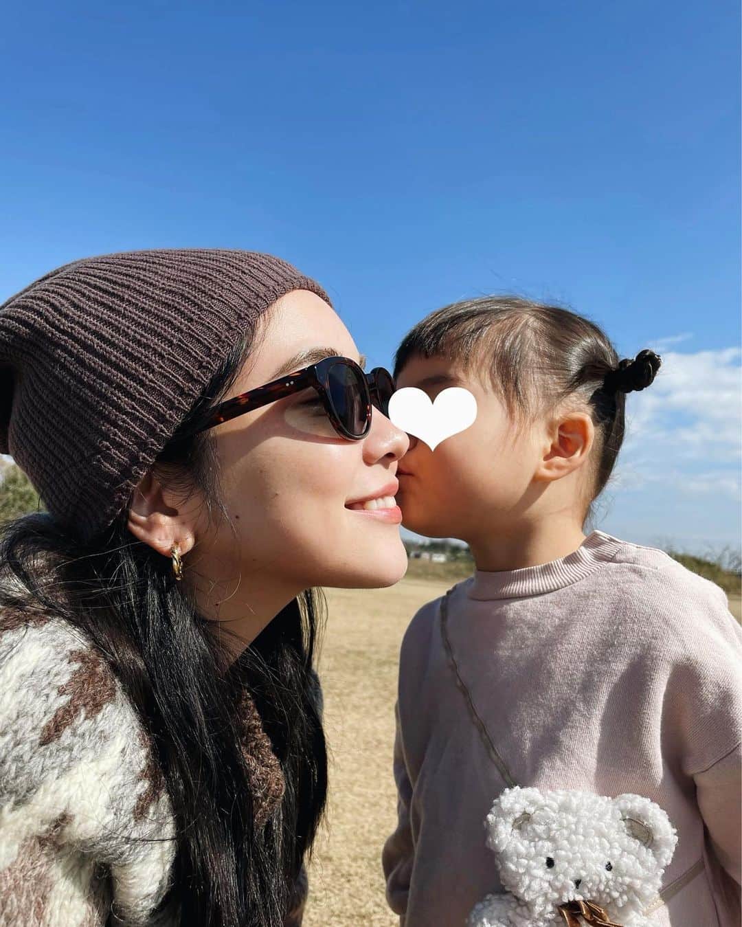 久恒美菜さんのインスタグラム写真 - (久恒美菜Instagram)「☁️🌎  そういえば、28歳になりました☺️ 家族仲良く健康が一番幸せです」2月22日 12時26分 - _mimico_