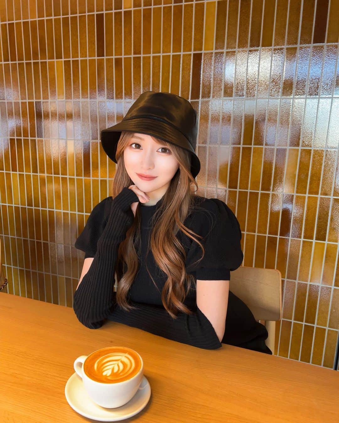 SAYAのインスタグラム：「. . ootd❤︎ カフェ巡り楽しぃ☺️☕️🌱 . . #渋谷 #渋谷カフェ #渋谷ランチ #カフェ #ランチ #昼活 #カフェ巡り #instagram #instagood #cafe  #lunch #coffee #ootd #카페스타그램	#카페 #카페그램 #좋아요 #데일리 #일상」