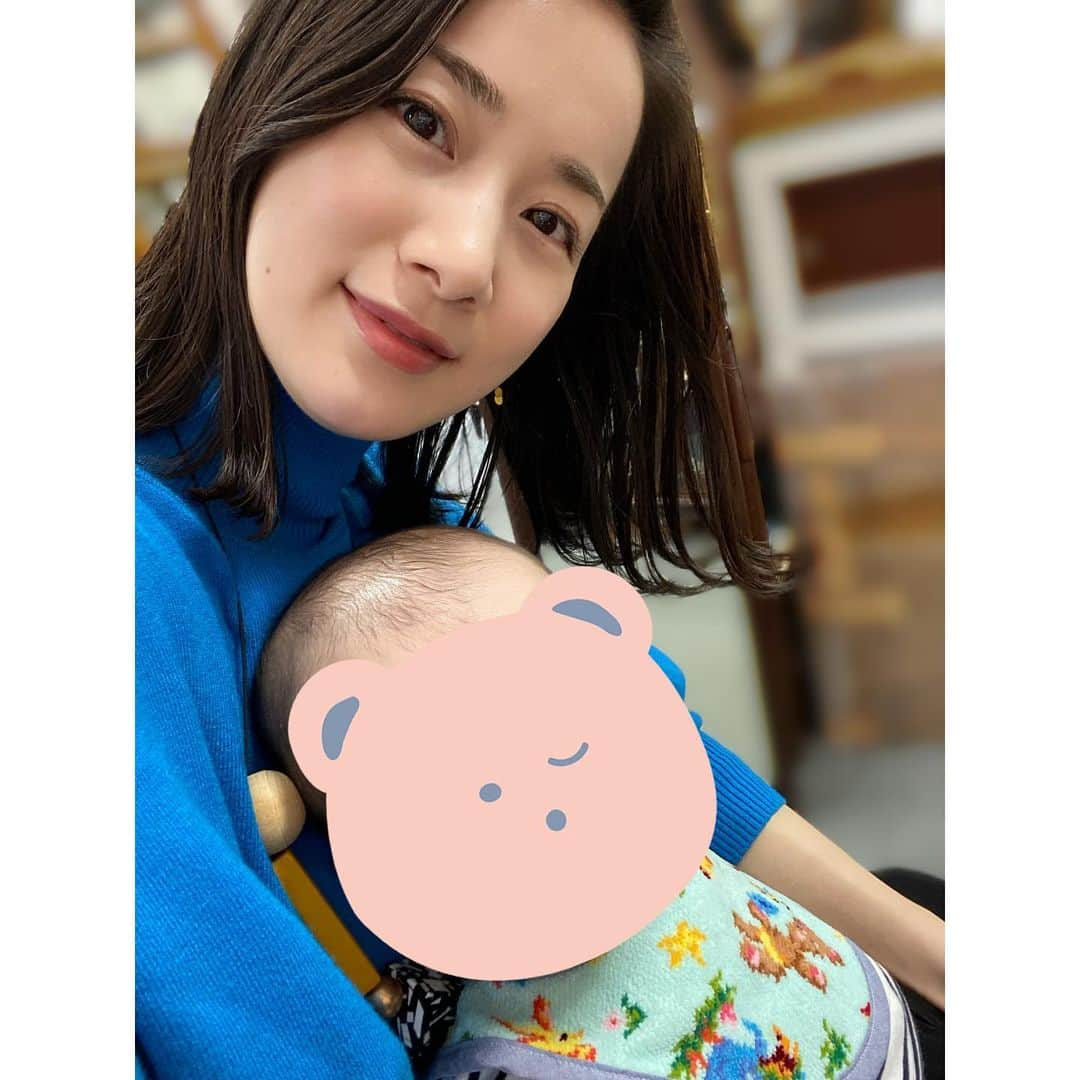 納富有沙のインスタグラム：「. 最近の私とかわいこちゃん👶❤️ 産後の抜け毛が落ち着いてきて、生えてきた毛がパヤパヤしてます🤗 あ、あと先日お祝いでショートケーキ作りました。美味しくできてよかったです🎂 . . . #赤ちゃんのいる生活 #👶  #decorationcake #spongecake #strawberrycake #starwberry #homemadecake #homemadesweets #cooking #cookingram #cookingathome  #japan #usa #actress  #ショートケーキ #苺のショートケーキ #デコレーションケーキ #手作りケーキ #手作りお菓子 #手作りスイーツ #クッキング #クッキングラム  #とみーずキッチン」