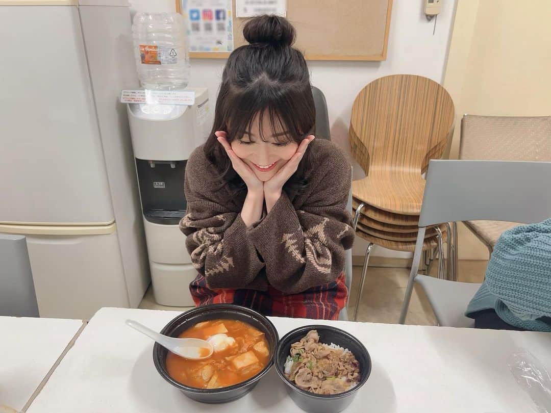 上西恵さんのインスタグラム写真 - (上西恵Instagram)「楽しい撮影に 美味しいご飯に 幸せな1日でした ⠀」2月22日 23時17分 - jonishi_kei