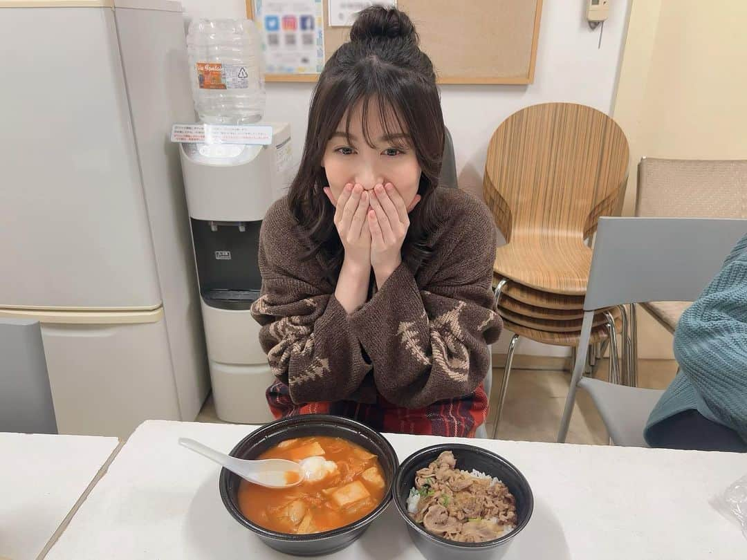 上西恵のインスタグラム：「楽しい撮影に 美味しいご飯に 幸せな1日でした ⠀」