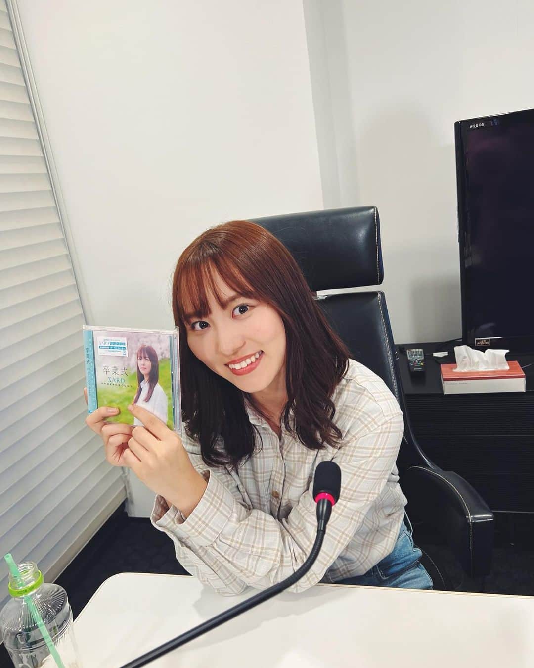 杉岡泉美のインスタグラム：「5th sg「卒業式」リリースの日に！ リミスタさんでのネットサイン会でした！ 見て下さった皆様、応援して下さる皆様、支えてくれるメンバーの2人、スタッフさんいつも改めて本当にありがとうございます。  「卒業式」沢山、聴いてください🌸！！  宜しくお願い致します。」