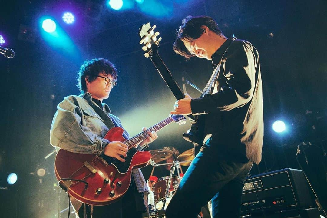 センチミリメンタルさんのインスタグラム写真 - (センチミリメンタルInstagram)「twin guitar solo  センチミリメンタル 温詞 × 村田隆嘉  ---  Photo by 山川 哲也(@tetsuyayamakawa )」2月22日 23時24分 - centimillimental