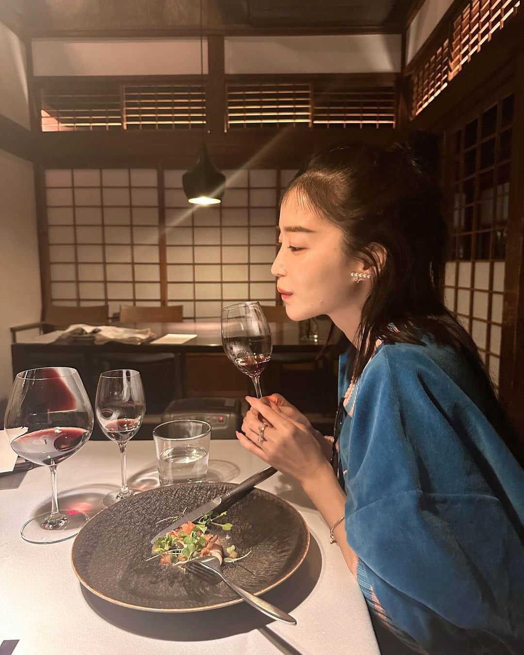 休井美郷さんのインスタグラム写真 - (休井美郷Instagram)「最近好きな赤ワインたくさん。大人。🍷  #旅行」2月22日 23時35分 - kyuui_misato