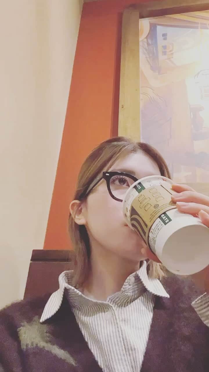 羽柴なつみのインスタグラム：「休みの日に1人でいると幸福度高い。好きなこと全部できる。」