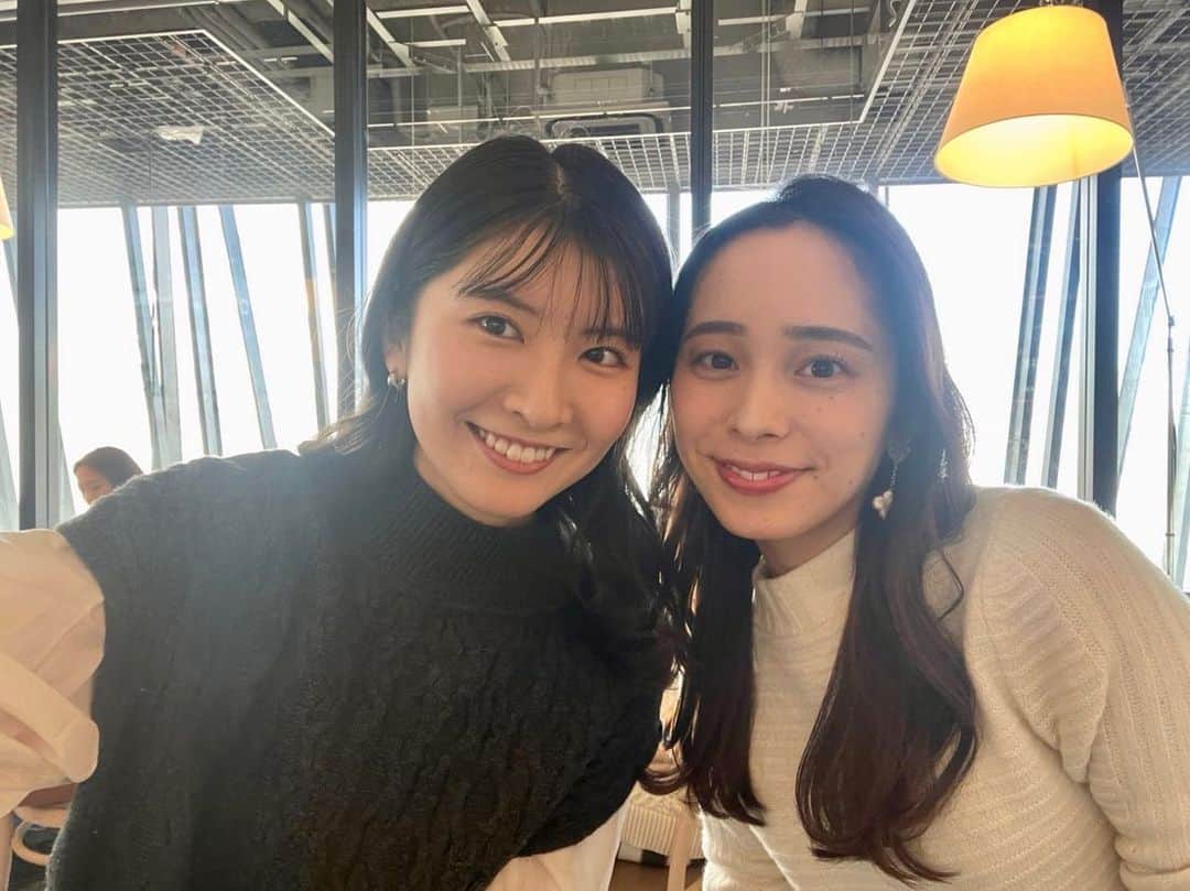 のインスタグラム：「はっぴーかわゆいランチ🍴💓 お仕事の時はなかなかゆっくり話せないので、こういう時は時間を忘れて喋っちゃう😂 いつもありがとう！❤️」