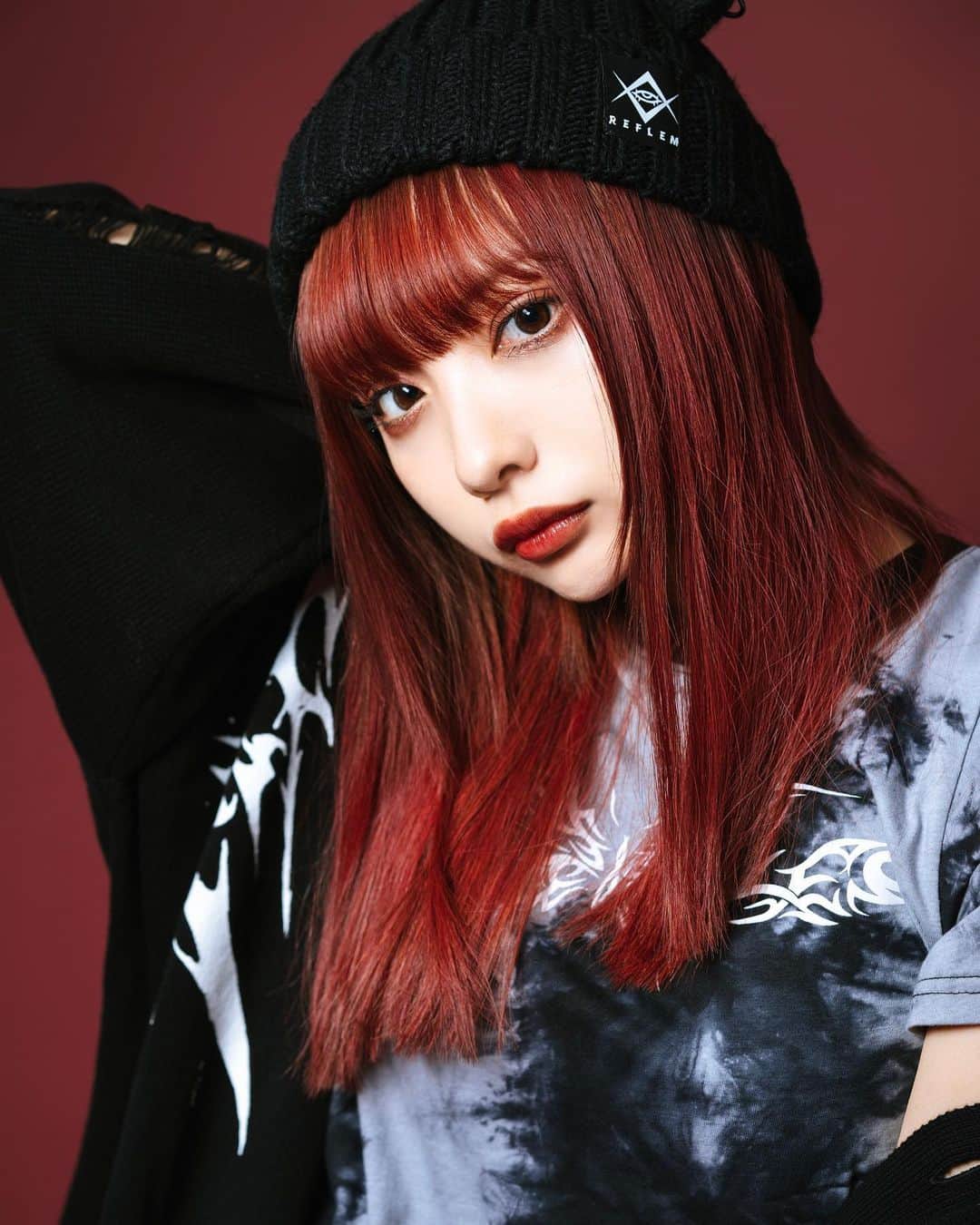 のインスタグラム：「♥︎ REFLEM×藍染カレン 2023 SPRING COLLABORATION ♥︎  モデルをしております。  本日2/22~ REFLEMさん店舗やwebでお買いものすると藍染LOOK BOOKがもらえます❤️‍🔥ゲットしてくれ  渋谷の109や新宿LUMINE ESTでのデジタルサイネージ展開、お店ではポスター掲示もしてもらってるのでぜひみてね。要チェク🐹 写真はアザーカットだ」