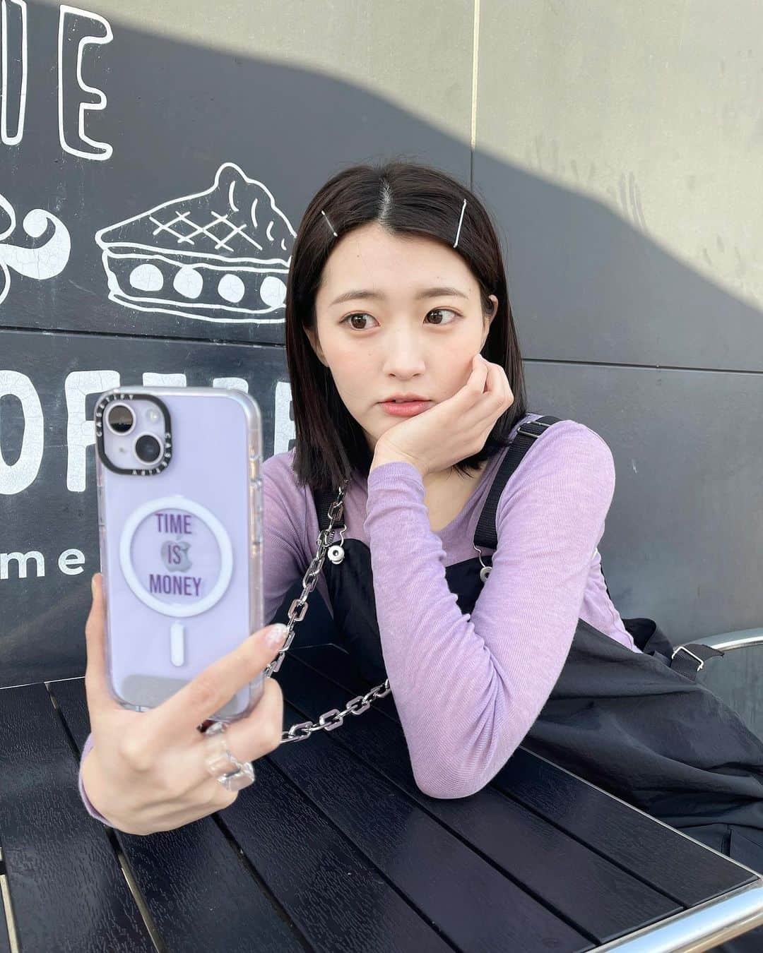 吉永アユリのインスタグラム：「いつも愛用してる @casetify のクリアケース！ 黄ばみにくい素材使ってるの嬉しい😭  カスタムして好きな言葉を好きな色でいれたよ！ スマホショルダーはどんなコーデにも合わせやすいチェーンしたら可愛いすぎた💗  @casetify_jp で使える15%OFFのプロモコード頂いたので使ってみてね👇 プロモコード:15AYURI  #casetify #showyourcolors  #iphone14 #スマホショルダー #プロモーション @casetify_jp  @casetify」