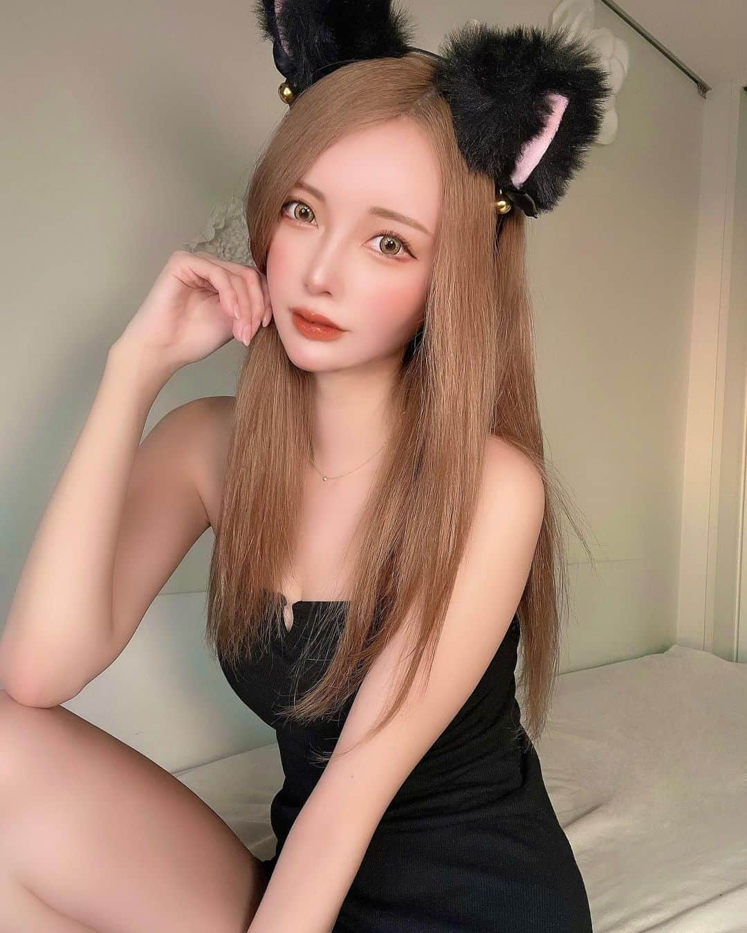 あしすぱのインスタグラム：「猫の日🐈‍⬛  #猫の日 #2月22日 #猫耳 #コスプレ #ゲーム女子 #自撮り #catstagram #cosplay #gamer」