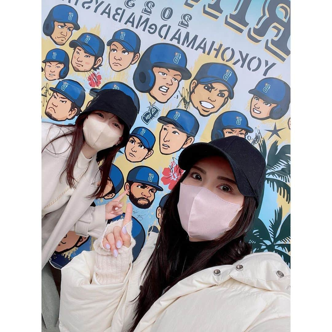 梅田綾乃さんのインスタグラム写真 - (梅田綾乃Instagram)「倉持さんと🐸⚾️ 3年ぶりのキャンプ巡り！！！ 最高に楽しかった！！  #球春到来  #宮崎キャンプ2023 #沖縄キャンプ2023  #懐かしのBポーズ  #ハリーの柔軟剤絶対ソフラン  #ドアラ先生いなかった😭」2月22日 19時21分 - _ayn.u