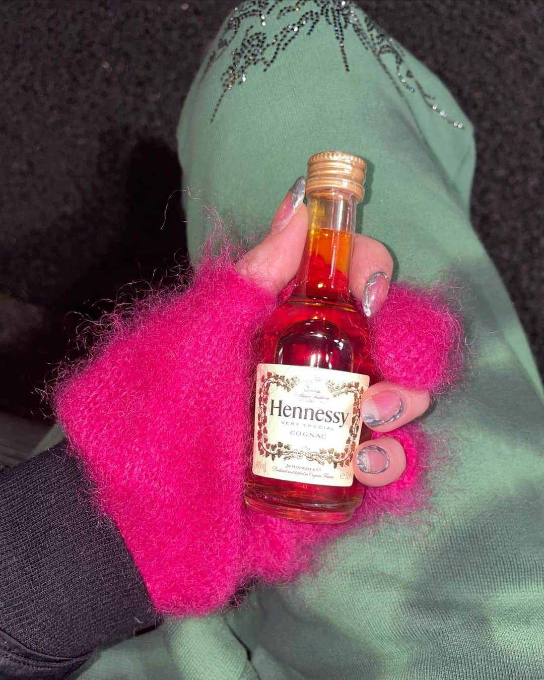 UlalaGirlのインスタグラム：「Mini henny for u」