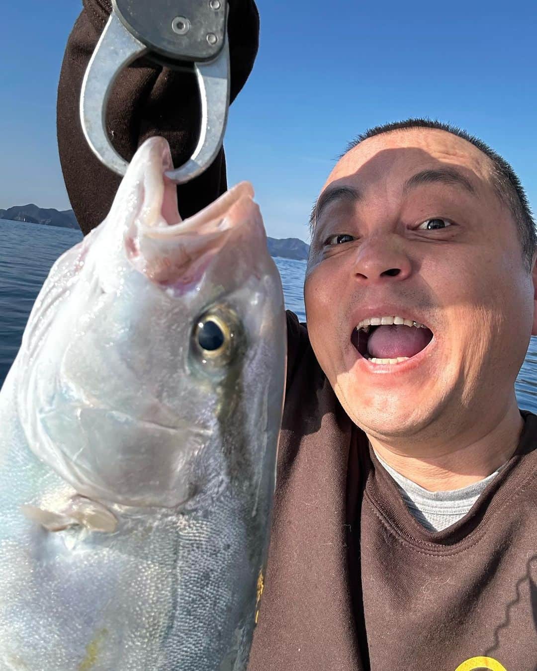 Utsuさんのインスタグラム：「爆釣！爆釣！ヘディングセンサー最高！ #小貝碆灯台 #愛媛県愛南町」