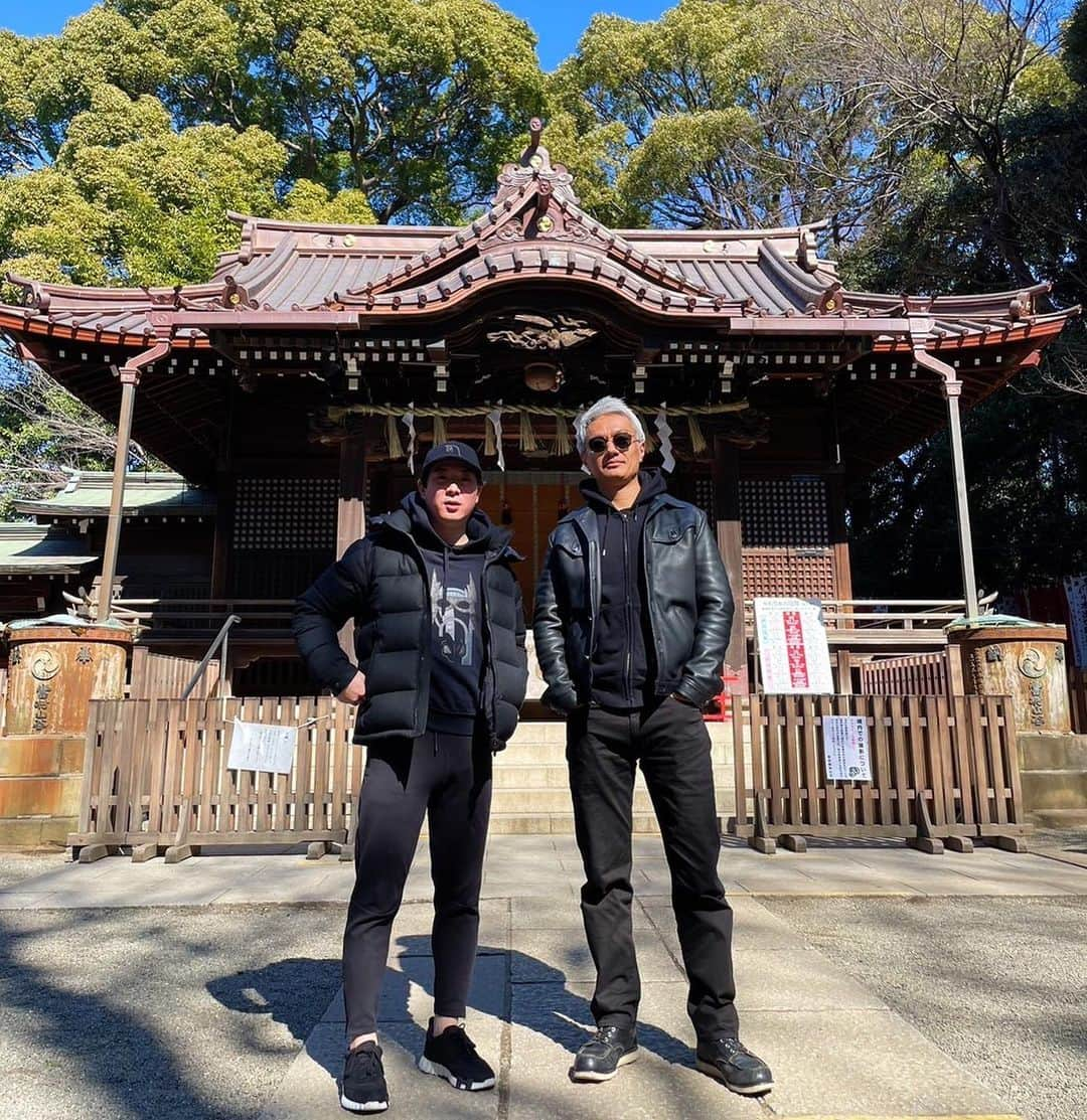 押尾学のインスタグラム：「Our favorite place🧟‍♂️✨  #brotherhood  #familia」