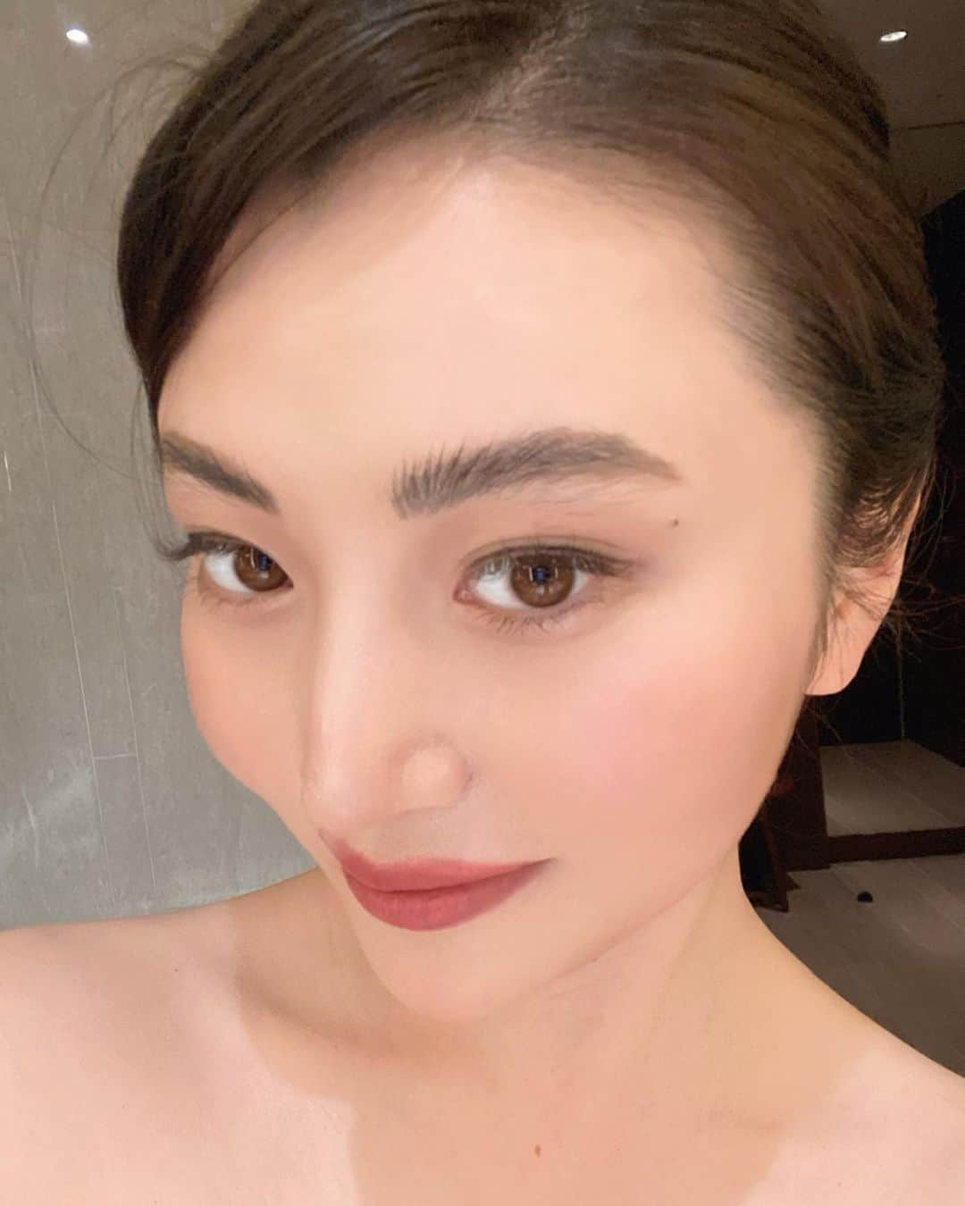 のインスタグラム：「Makeup by myself💄❤️」