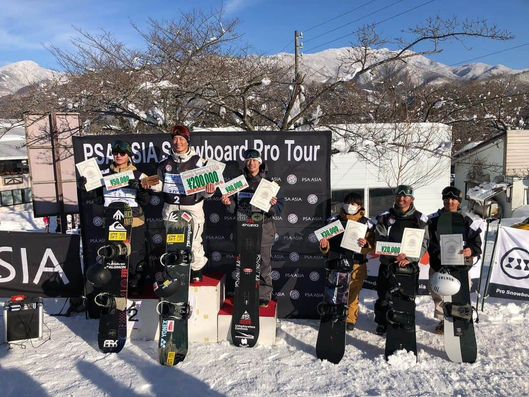 SuzukiAtsuhiroのインスタグラム：「Freestyle Session in X-Jam Big Air 3rd🥉 Slope Style 4th @psaasia 大会関係者の皆さんありがとうございました🙇‍♂️ @takaifujidiggers の皆さん朝早くから夜遅くまで整備ありがとうございました🙏 @romesds_japan  @girosnow_japan  @dominatorwax  @ebsmission  @hope__og  @the.suns  @aoyamagakuinuniversity  @lac_aizubandai  #星野リゾート #アルツ磐梯スキー場 #hoshinoresorts #altsbandai #romesds #giro #dominator #ebsmission #hope #thesuns #チューンナップ工房mk #スノーボード #スノボ #snowboard #snowboarding #snowboarder #instagood #instalike #いいね返し #livinganywherecommons会津磐梯」