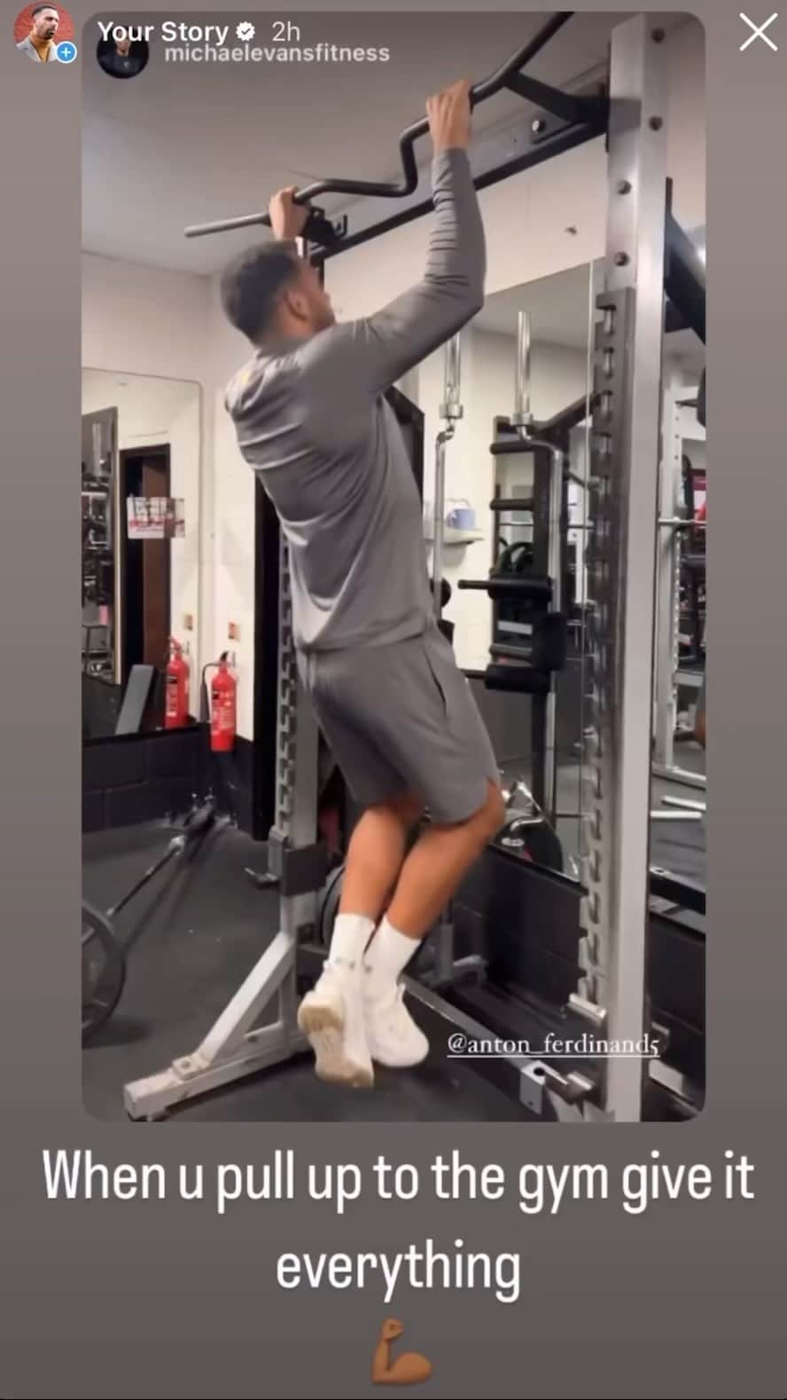 アントン・ファーディナンドのインスタグラム：「Routine is key for me gym/exercise is the best way for me to start my day be the best version of yourself let’s go people 💪🏾❤️」