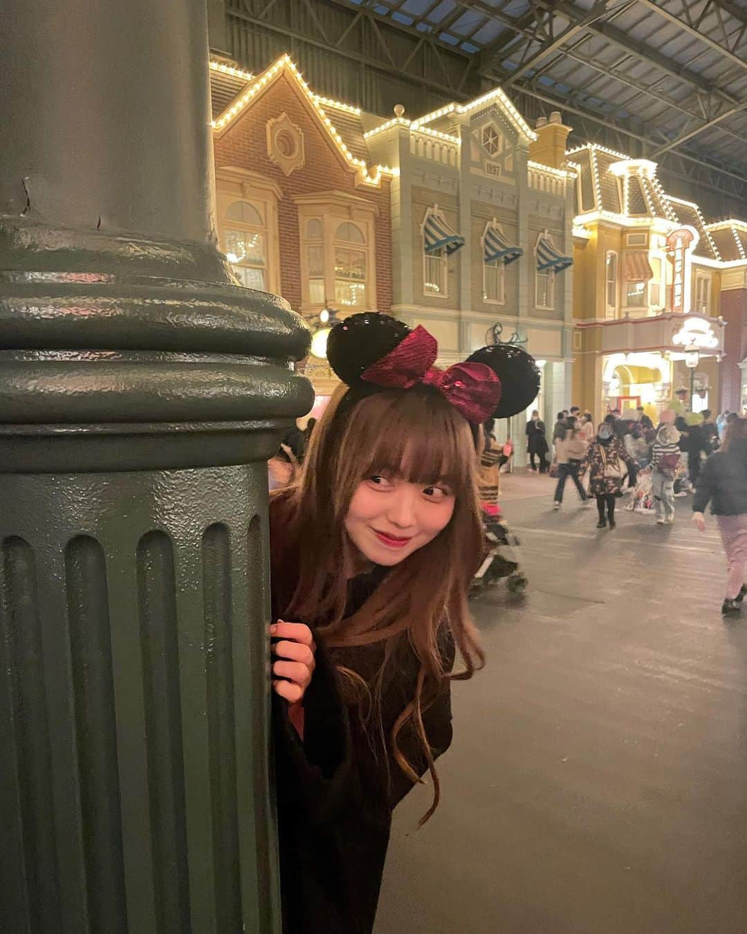 Kirariさんのインスタグラム写真 - (KirariInstagram)「東京ディズニーランドⓇ🐭​ ​ パーク内で撮った写真をカメラセンターで​ プリントしてみたのだけどオリジナルフレームが可愛いい🥹​ ​ たくさんプリントしたのでアルバムにするの🎞​ ​ パーク内でプリントできるので4枚目やハイライトにある​ Webサイトから場所を確認して みんなもプリントしてみてね♡​ ​  #PR #富士フイルム #カメラセンター #東京ディズニーランド #プリントデイズ #FUJICOLOR #フジカラープリント」2月22日 20時34分 - kirari_1016_