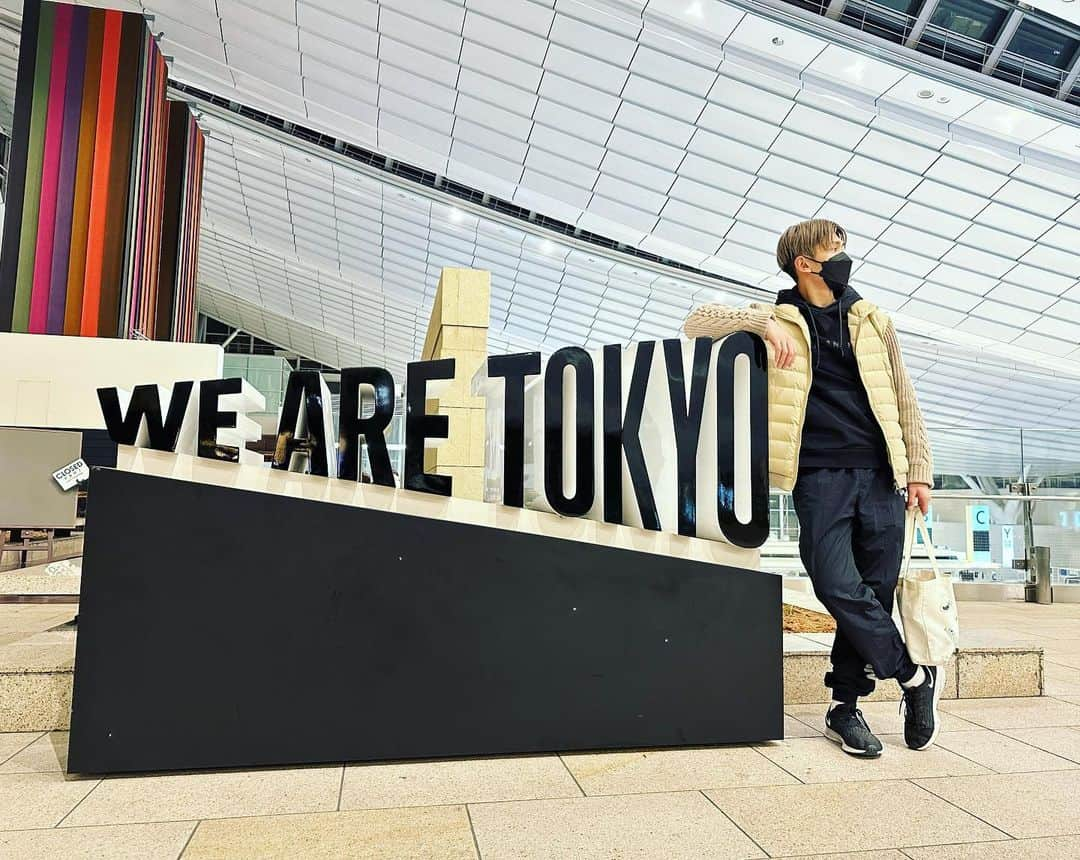 義文のインスタグラム：「🇵🇭→🇯🇵  日本に帰って来ました🛩  短い時間だったけど、行って良かった。 懐かしさと新鮮さに感動🍀  今年はもう1回行きたいな。  #stiltscalataganbeachresort #philippines🇵🇭  #philipino #halfphilipino #half #philipinomix  #inphilippines #斬波 #義文」