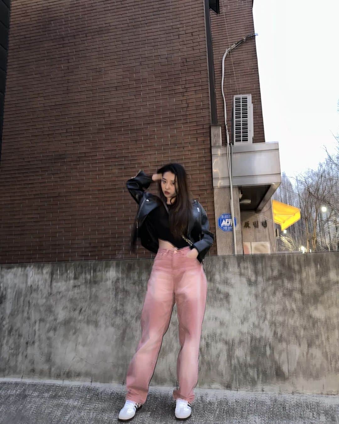 のインスタグラム：「사그행부  인생..🖤」