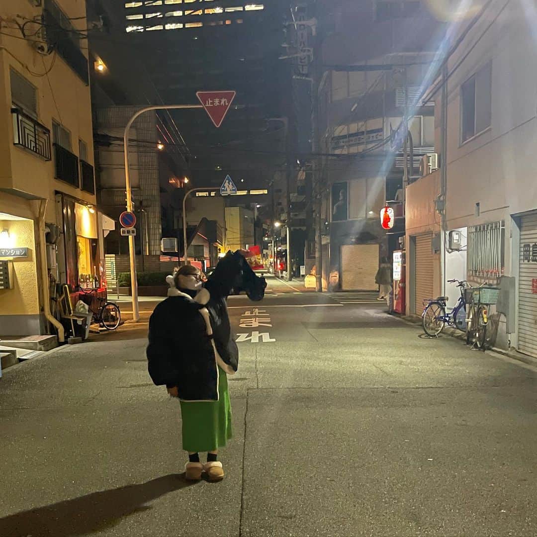 カノンのインスタグラム：「アウター大きすぎな件について」