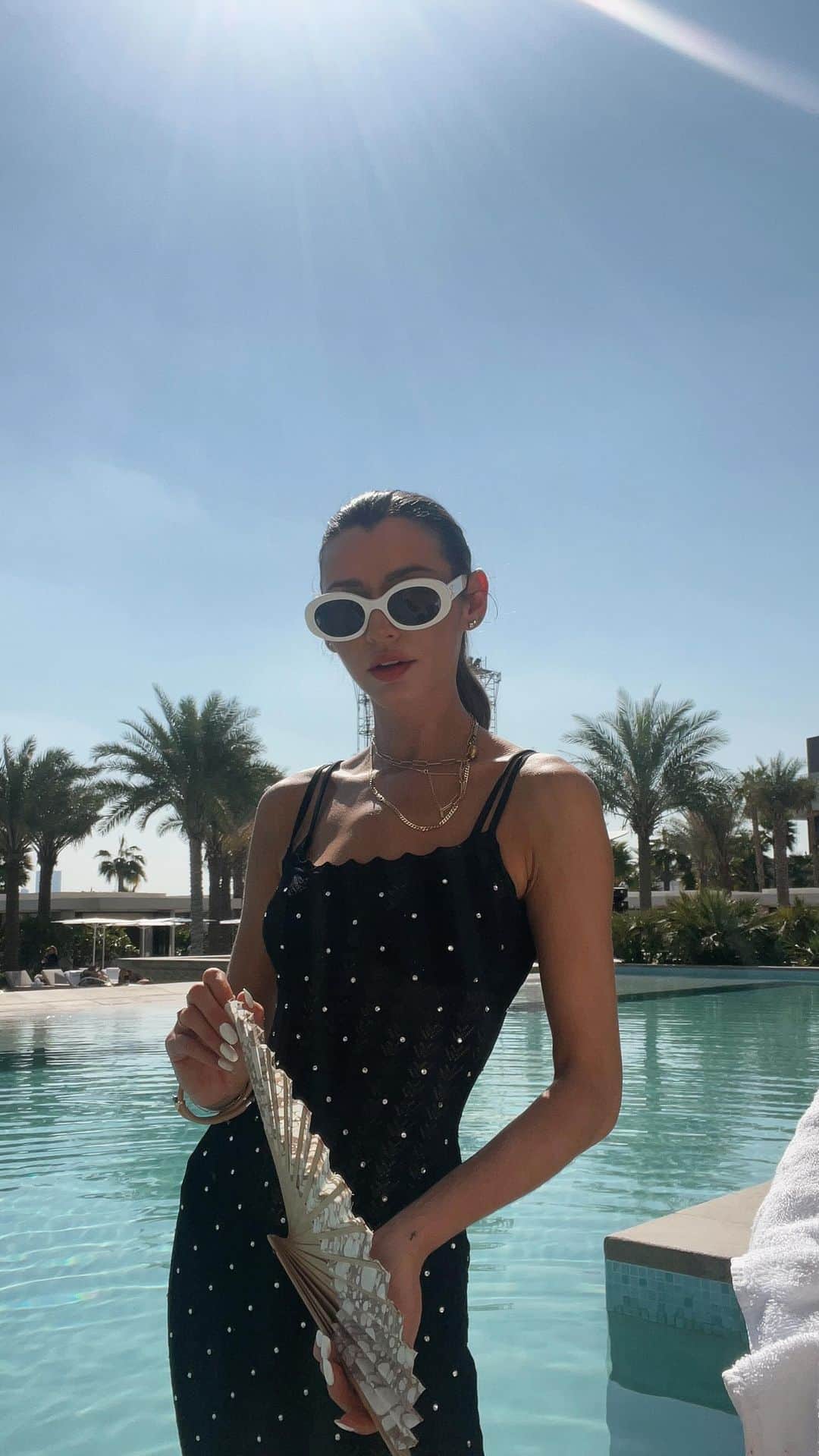 エレノア・カルダーのインスタグラム：「This time last week at the incredible @atlantistheroyal 🤩We had the most amazing stay - the staff, food, events & overall experience exceeded all expectations! 💥 #AtlantisTheRoyal #ThisIsIt #prstay」