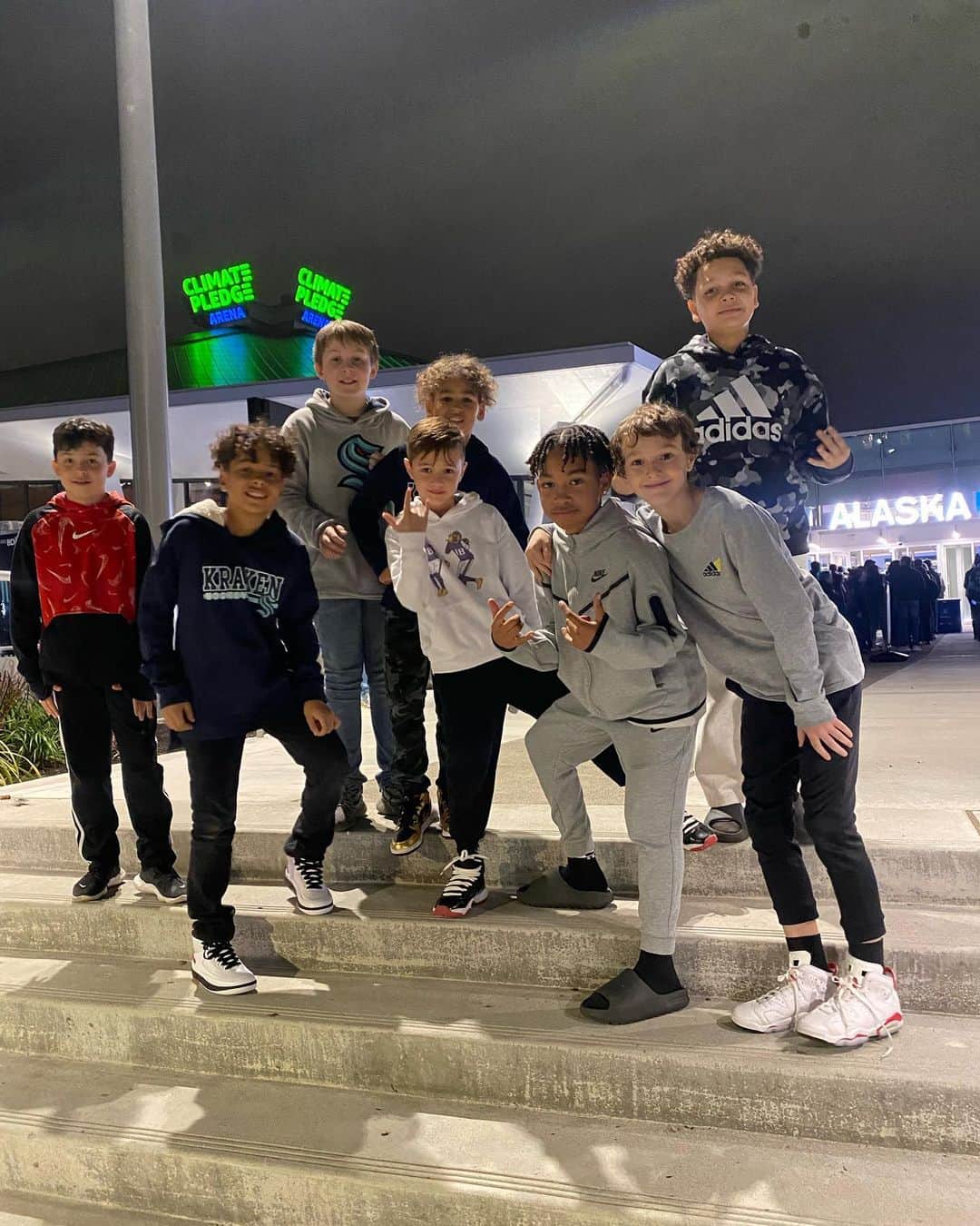 アイザイア・トーマスさんのインスタグラム写真 - (アイザイア・トーマスInstagram)「Happy 11th birthday to my young killa Jaiden!!!! The energy you bring to every room is unmatched, keep being YOU big boy I LOVE YOU ⭐️💙🥳 🎉 🏁」1月30日 6時37分 - isaiahthomas