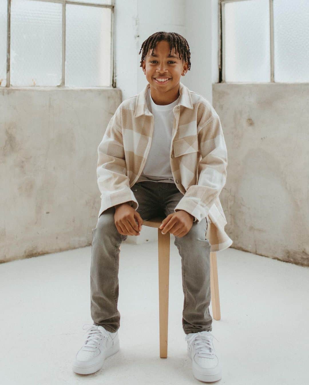 アイザイア・トーマスのインスタグラム：「Happy 11th birthday to my young killa Jaiden!!!! The energy you bring to every room is unmatched, keep being YOU big boy I LOVE YOU ⭐️💙🥳 🎉 🏁」